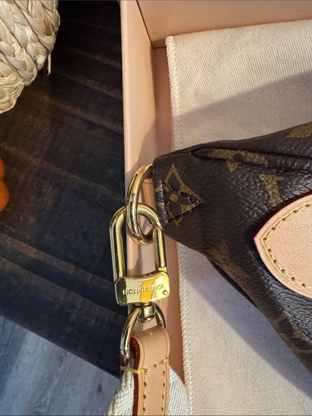LOUIS VUITTON Monogram High Rise Bumbag - Picture 11 of 12